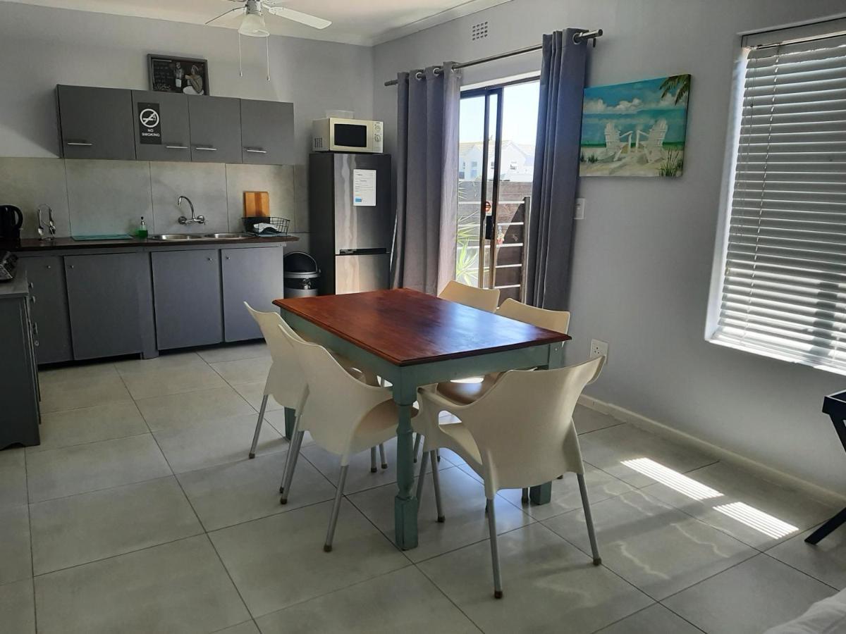 Croeso Guest House Langebaan Exterior photo