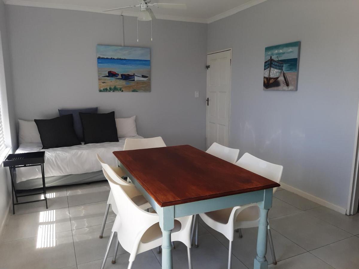Croeso Guest House Langebaan Exterior photo