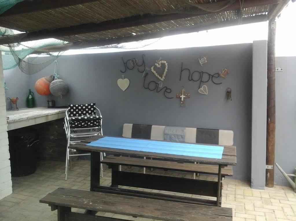 Croeso Guest House Langebaan Exterior photo
