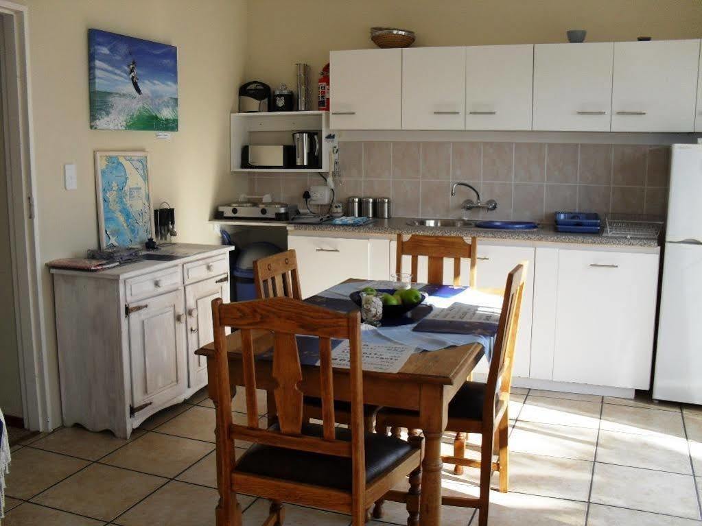 Croeso Guest House Langebaan Exterior photo