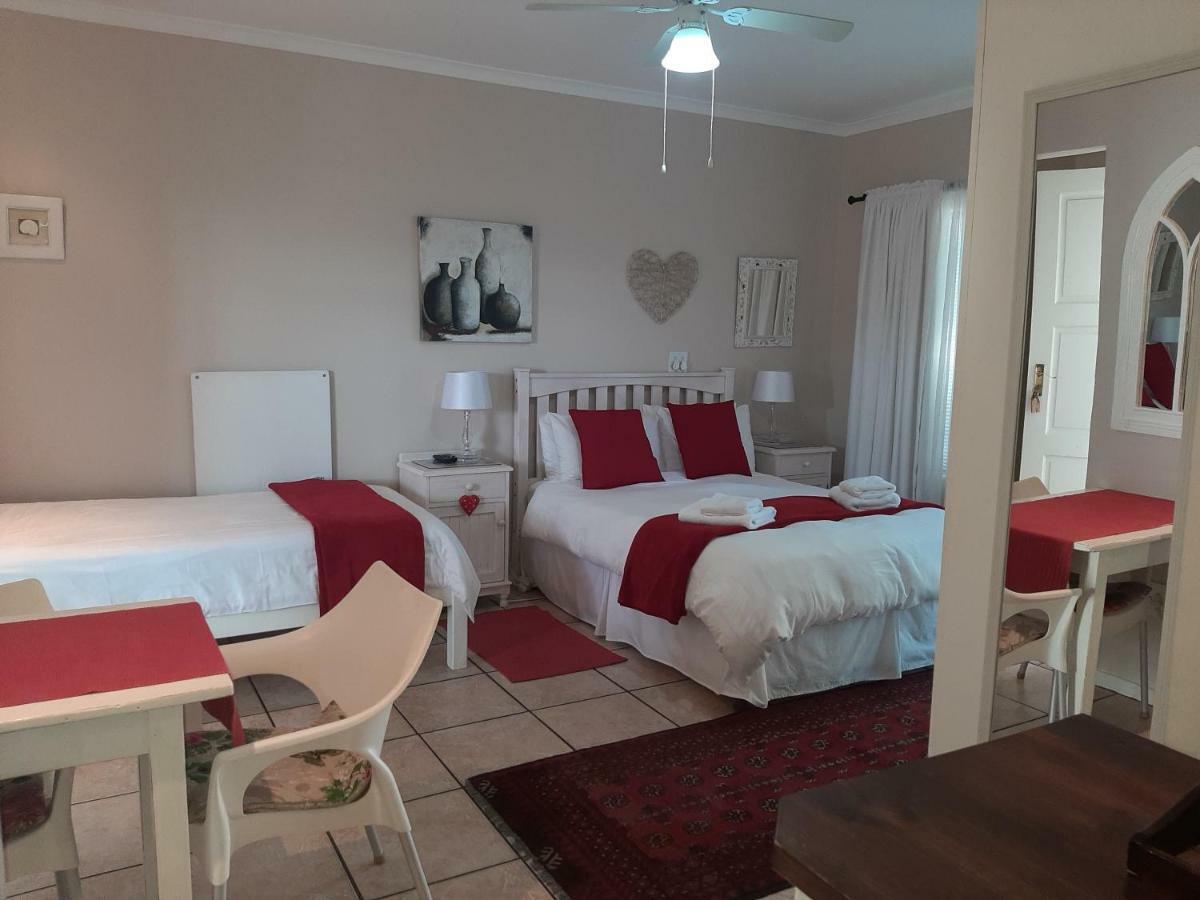 Croeso Guest House Langebaan Exterior photo