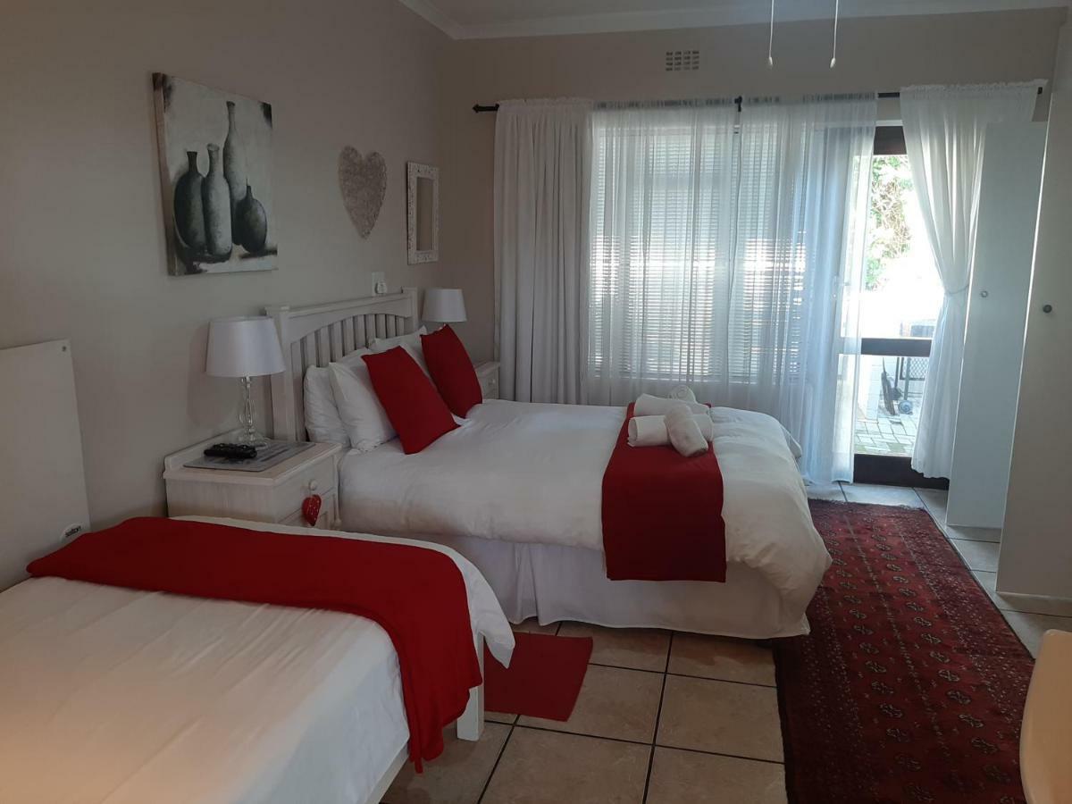 Croeso Guest House Langebaan Exterior photo
