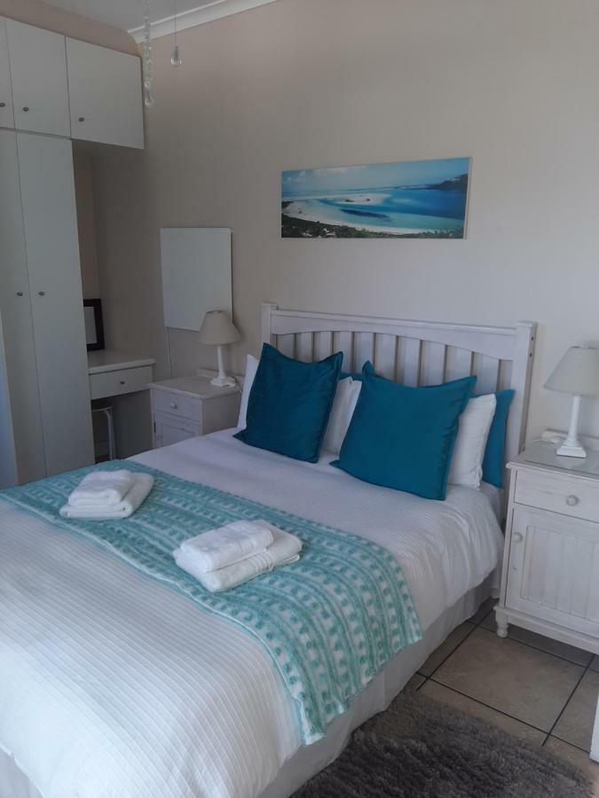Croeso Guest House Langebaan Exterior photo