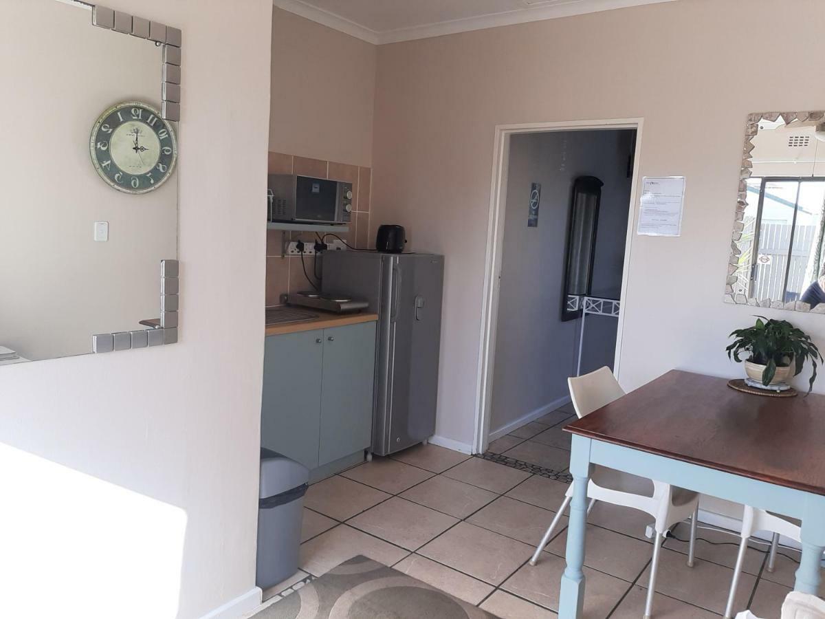 Croeso Guest House Langebaan Exterior photo