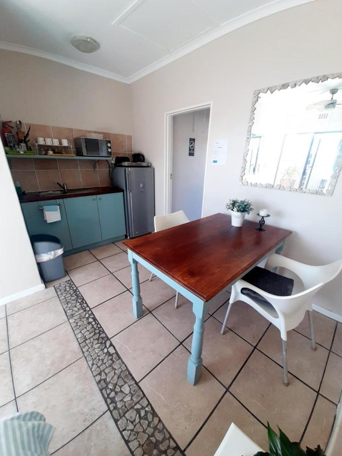 Croeso Guest House Langebaan Exterior photo